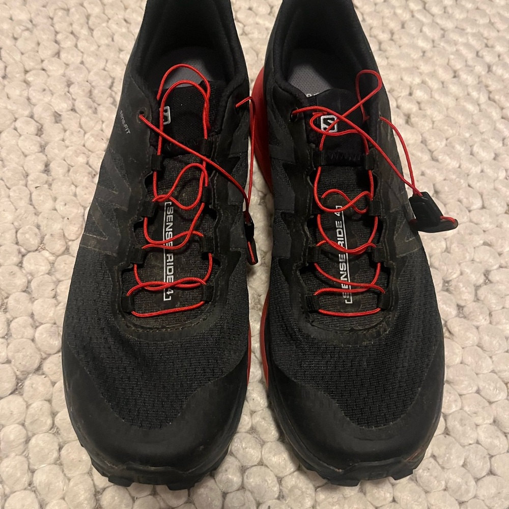 Salomon Men's sense ride 4 black/red size 10 used (excellent condition)